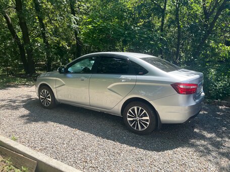 2021 Lada (ВАЗ) Vesta I, серебристый, 1150000 рублей, вид 4