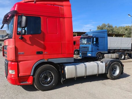 2008 DAF XF 105, красный, 2500000 рублей, вид 1