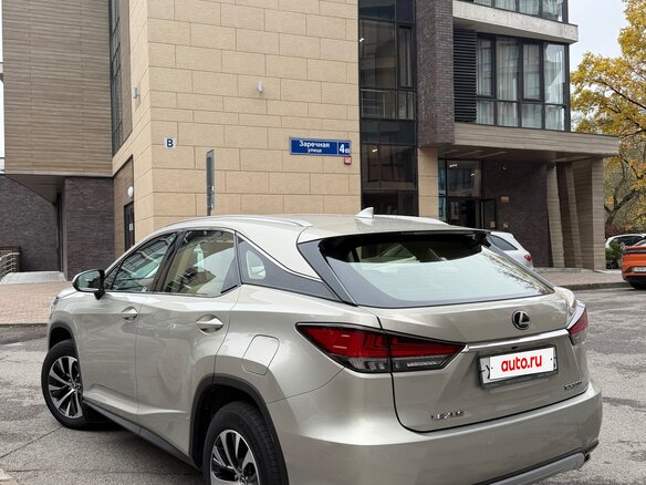 2020 Lexus RX 300 IV Рестайлинг, коричневый, 4650000 рублей - вид 4