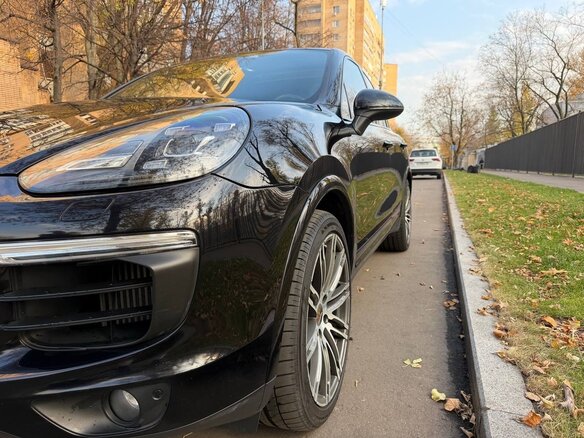 2015 Porsche Cayenne S II Рестайлинг (958), чёрный, 3600000 рублей - вид 10