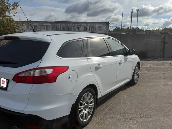 2012 Ford Focus III, белый, 850000 рублей - вид 3