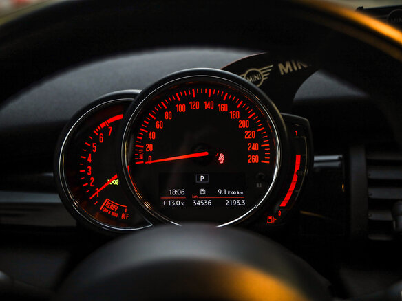 2019 Mini Hatch Cooper III (F55/F56) Рестайлинг, чёрный, 2263777 рублей - вид 13