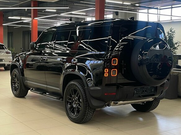 2026 Land Rover Defender 110 II, чёрный, 11350000 рублей - вид 13