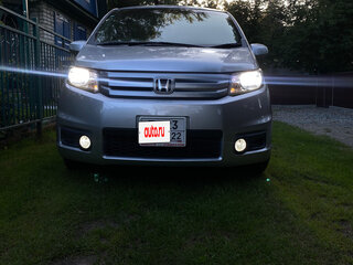 2010 Honda Freed Spike I Рестайлинг, серебристый, 980000 рублей, вид 2