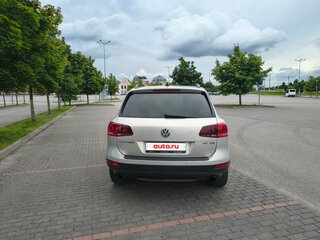 2011 Volkswagen Touareg II, серебристый, 1900000 рублей, вид 4