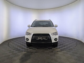 2011 Mitsubishi Outlander II Рестайлинг, белый, 1420000 рублей, вид 2