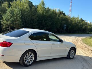 2011 BMW 5 серии 520d VI (F10/F11/F07), белый, 1350000 рублей, вид 3