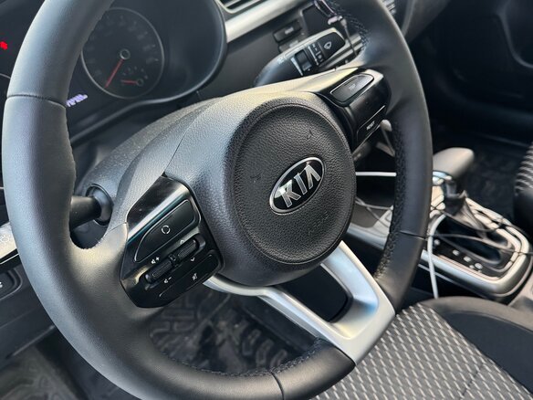 2017 Kia Rio IV, белый - вид 9