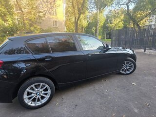 2016 BMW 1 серии 118i II (F20/F21) Рестайлинг, чёрный, 1850000 рублей, вид 4