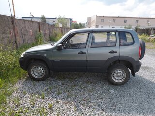 2012 Chevrolet Niva I Рестайлинг, серый, 450000 рублей, вид 4