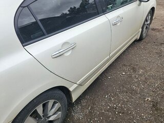2010 Honda Civic Hybrid VIII Рестайлинг, белый, 700000 рублей, вид 4