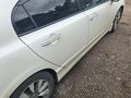 2010 Honda Civic Hybrid VIII Рестайлинг, белый, 700000 рублей - вид 3