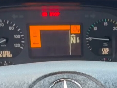 2015 Mercedes-Benz Actros, чёрный, 5900000 рублей, вид 2
