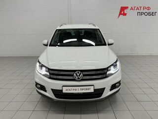 2016 Volkswagen Tiguan I Рестайлинг, белый, 1740000 рублей, вид 2