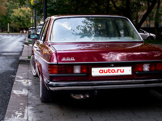 1976 Mercedes-Benz W123 200, пурпурный, 650000 рублей, вид 4