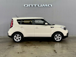 2017 Kia Soul II Рестайлинг, бежевый, 1557000 рублей, вид 4