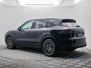 2018 Porsche Cayenne III, чёрный, 5096000 рублей, вид 3
