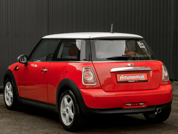 2012 Mini Hatch Cooper II (R56) Рестайлинг, красный, 1000000 рублей - вид 4
