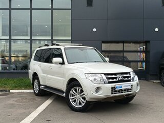 2014 Mitsubishi Pajero IV Рестайлинг 1, белый, 2119000 рублей, вид 3