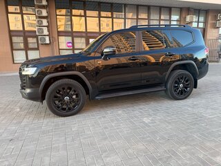 2021 Toyota Land Cruiser 300 Series, чёрный, 10300000 рублей, вид 5