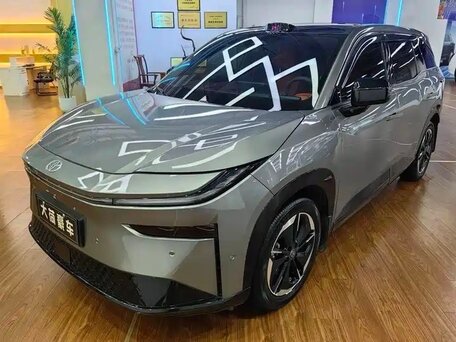 2025 Toyota bZ3X 58.3 kWh, серебристый, 2500077 рублей, вид 1