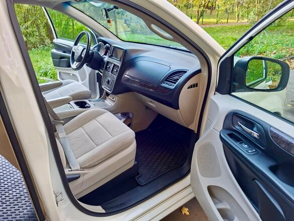 2011 Dodge Caravan Grand V, белый, 1190000 рублей - вид 10