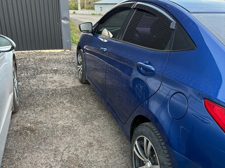2013 Hyundai Solaris I, синий, 830000 рублей, вид 2
