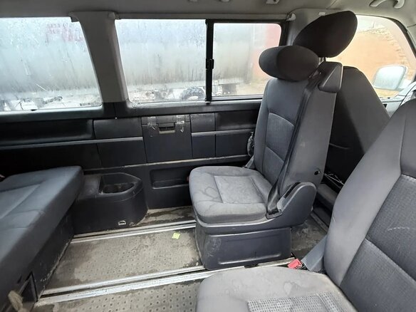 2006 Volkswagen Multivan T5, серый, 900000 рублей - вид 9