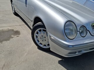 2000 Mercedes-Benz E-Класс 200 II (W210, S210) Рестайлинг, белый, 1350000 рублей, вид 1