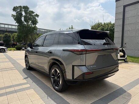 2026 Toyota bZ3X 58.3 kWh, серый, 2680000 рублей, вид 4