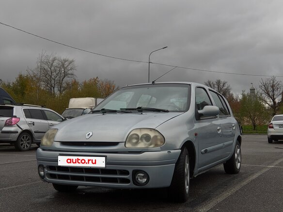 2001 Renault Clio II Рестайлинг, серебристый, 105000 рублей
