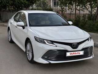 2020 Toyota Camry VIII (XV70), белый, 2500000 рублей, вид 4