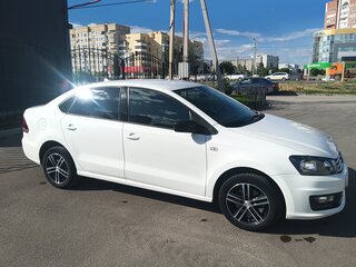 2019 Volkswagen Polo V Рестайлинг, белый, 850000 рублей, вид 3