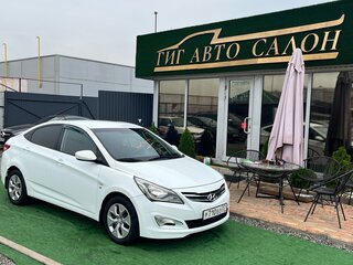 2015 Hyundai Solaris I Рестайлинг, белый, 950000 рублей, вид 1