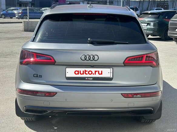 2018 Audi Q5 45 TFSI II (FY), серый, 2630000 рублей - вид 4