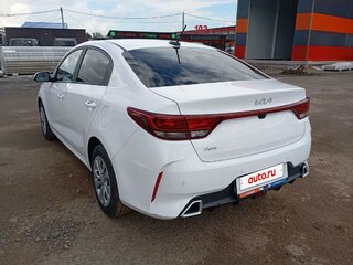 2022 Kia Rio IV Рестайлинг, белый, 1539000 рублей, вид 4