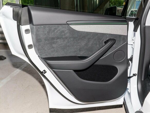 2025 Tesla Model Y Long Range I Рестайлинг, серебристый, 7639800 рублей - вид 13