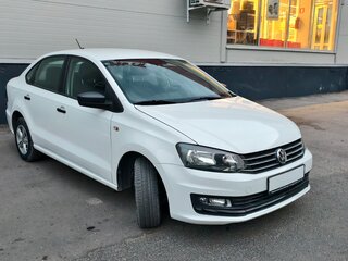 2018 Volkswagen Polo V Рестайлинг, белый, 1150000 рублей, вид 2