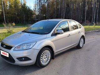 2010 Ford Focus II Рестайлинг, серебристый, 690000 рублей, вид 5