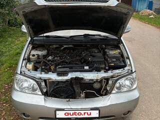 2005 Kia Carnival I Рестайлинг, серебристый, 400000 рублей, вид 2