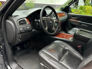 2011 Chevrolet Tahoe 6AT III, чёрный, 1600000 рублей, вид 2