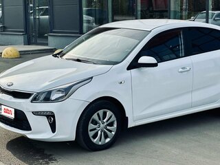 2020 Kia Rio IV, белый, 1529000 рублей, вид 3
