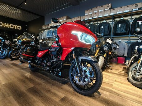 2026 Harley-Davidson CVO Road Glide ST, оранжевый, 6490000 рублей, вид 3
