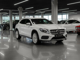 2017 Mercedes-Benz GLA 250 I (X156) Рестайлинг, белый, 2350000 рублей, вид 2