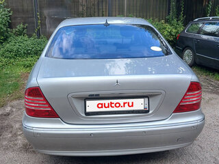 2001 Mercedes-Benz S-Класс 500 IV (W220), серебристый, 525000 рублей, вид 3
