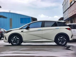 2026 BYD Dolphin 45.12 kWh I Рестайлинг, белый, 1350000 рублей, вид 4