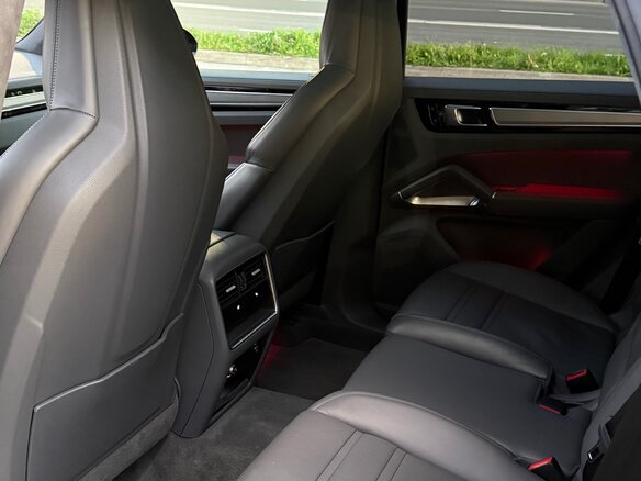 2019 Porsche Cayenne Turbo III, чёрный, 7600000 рублей - вид 7