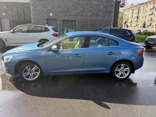 2014 Volvo S60 II Рестайлинг, синий, 1380000 рублей, вид 4
