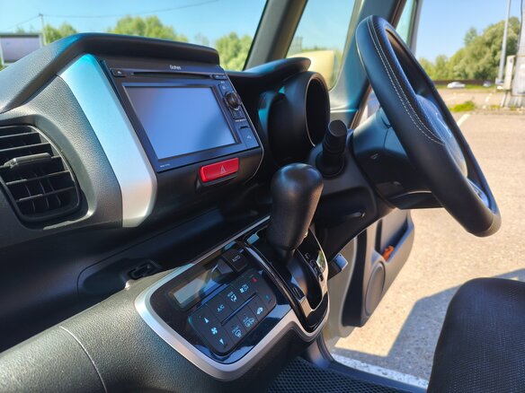 2017 Honda N-BOX I Рестайлинг, жёлтый, 700000 рублей - вид 6