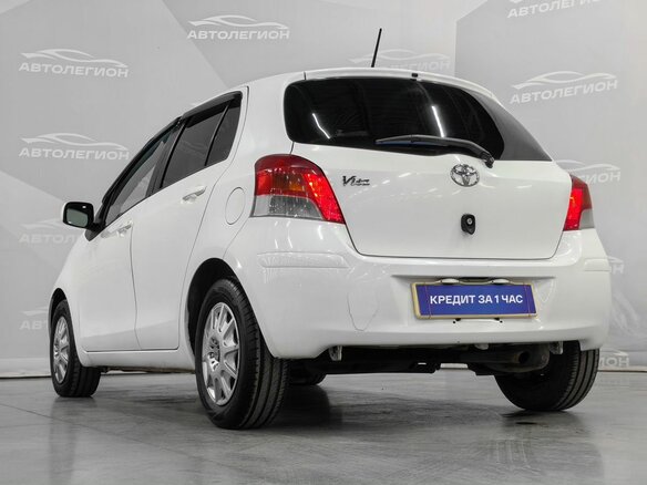 2010 Toyota Vitz II (XP90), белый, 650000 рублей - вид 22
